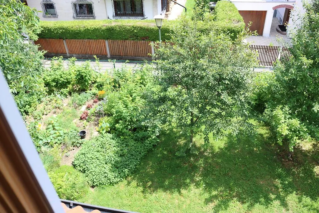 Apartment Dachgalerie 110 M2 Mnichov 0*,  Německo